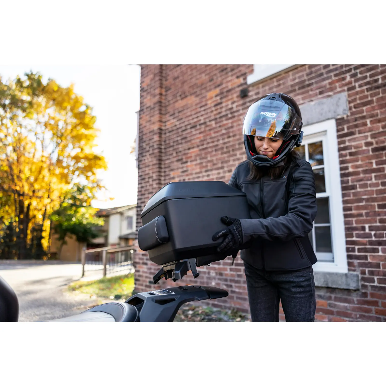 Can-Am-LinQ-Topcase36l-219401262 Can-Am LinQ Top Case (36L)